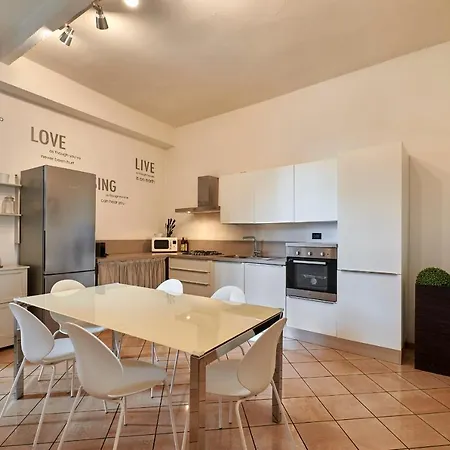 Anna Home Bergamo Deluxe Apartment *